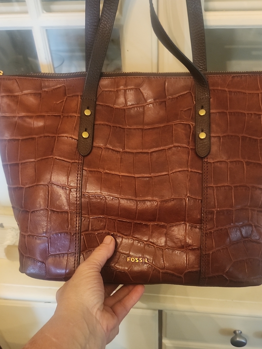 Fossil  Croc-Embossed Leather Tote Bag in Brown